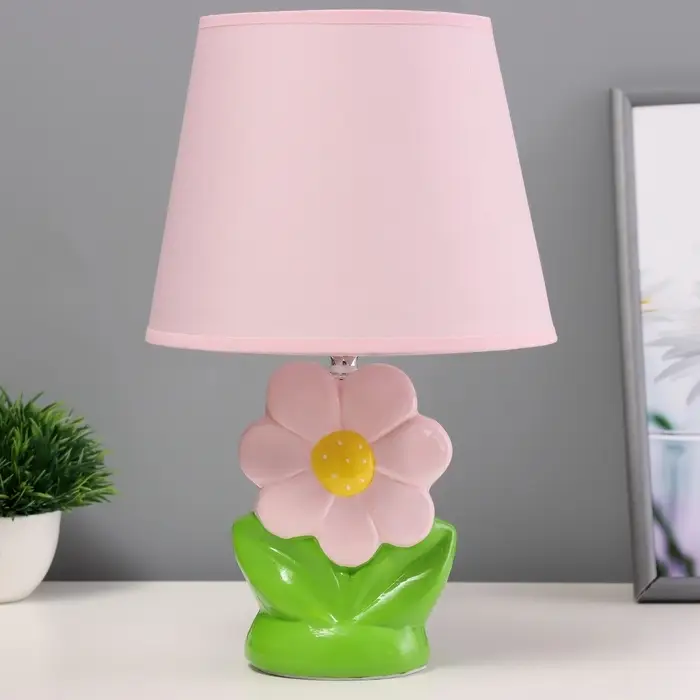 Лампа настольная RISALUX &laquo;Цветок&raquo;, Е14, 40 Вт, розовая, 20&times;20&times;33 см