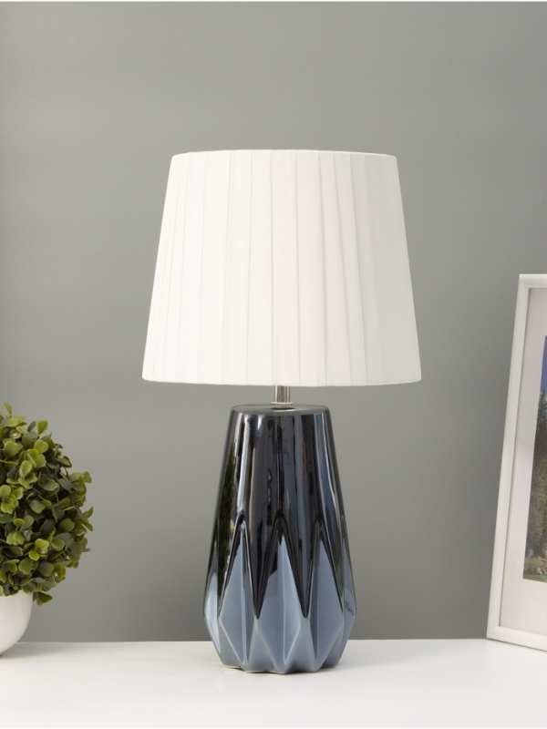 Настольная лампа Настольная лампа "Грация" 1х40Вт Е14 глубинный синий перламутр 22х22х41см