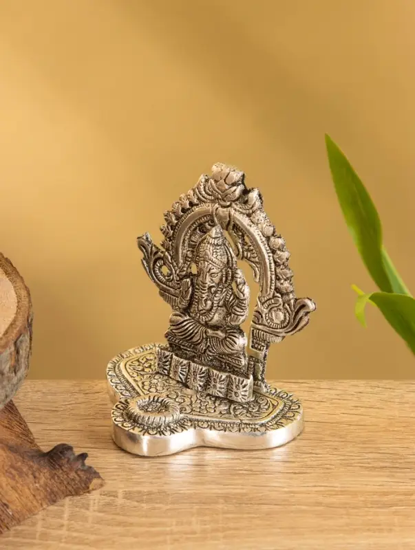 Подставка под благовония  Подставка под благовония "Ганеша в храме" алюминий 6,5х7,5х8,5 см