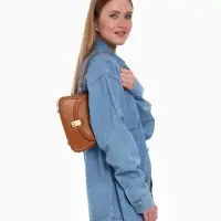 Сумка женская мессенджер TEXTURA на клапане, 23&times;6&times;13 см, коричневая