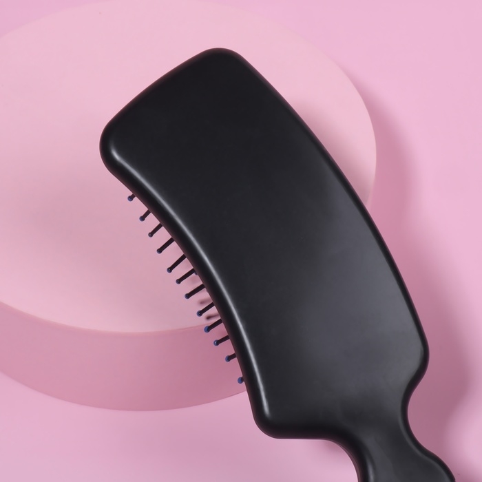 Расчёска массажная, прорезиненная ручка, 5 × 21 см, цвет МИКС Расчёска массажная, прорезиненная ручка, 5 × 21 см, цвет МИКС