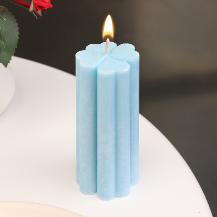 Свеча-цилиндр Свеча-цилиндр "Четырехлистник", 4,5х10,5 см, нива, 6 ч