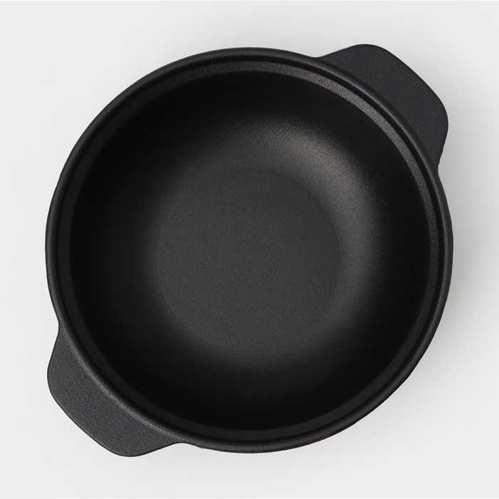 Жаровня чугунная, 2 л, d=24 см, чугунная крышка, цвет чёрный Жаровня чугунная, 2 л, d=24 см, чугунная крышка, цвет чёрный