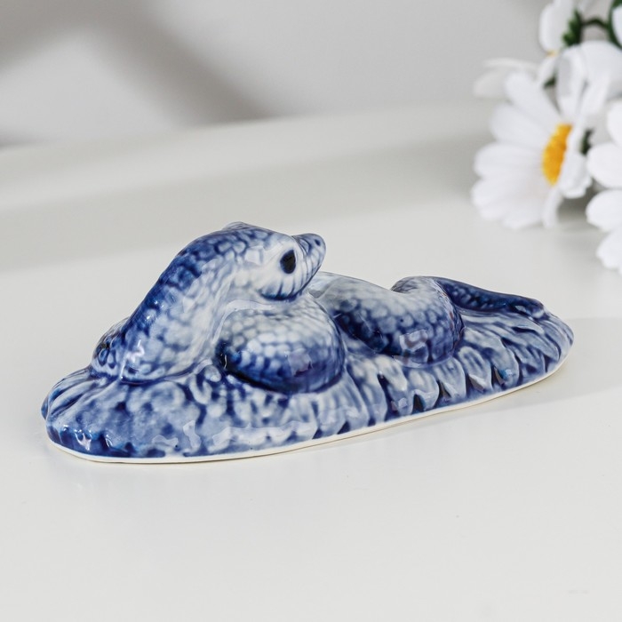 Сувенир Сувенир "Змея на лужайке", гжель, 13х6х5 см