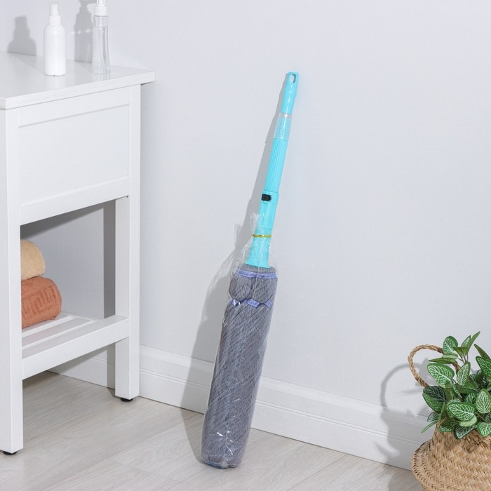 Швабра с отжимом Доляна, насадка из микрофибры «Чёрная», телескопическая окрашенная ручка 120 см, цвет МИКС Швабра с отжимом Доляна, насадка из микрофибры «Чёрная», телескопическая окрашенная ручка 120 см, цвет МИКС