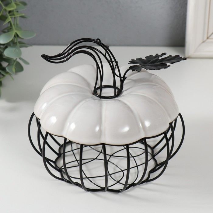 Шкатулка металл, керамика Шкатулка металл, керамика "Тыква с листочком" белая с чёрным 14х14х13 см