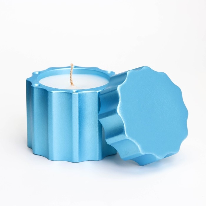 Свеча в подсвечнике из гипса с крышкой с широкими гранями, 7,5х8,5см, голубой Свеча в подсвечнике из гипса с крышкой с широкими гранями, 7,5х8,5см, голубой