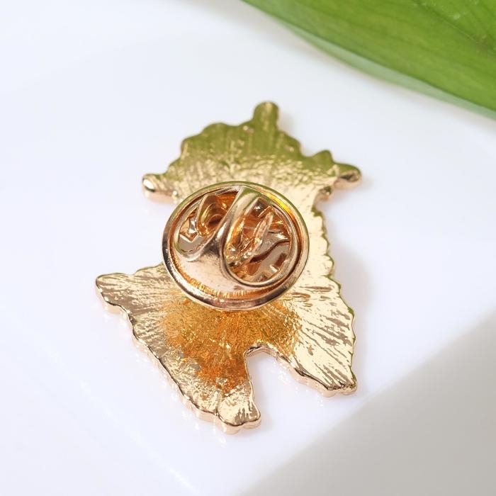 Значок «Лама» милашка, цвет белый в золоте Значок «Лама» милашка, цвет белый в золоте