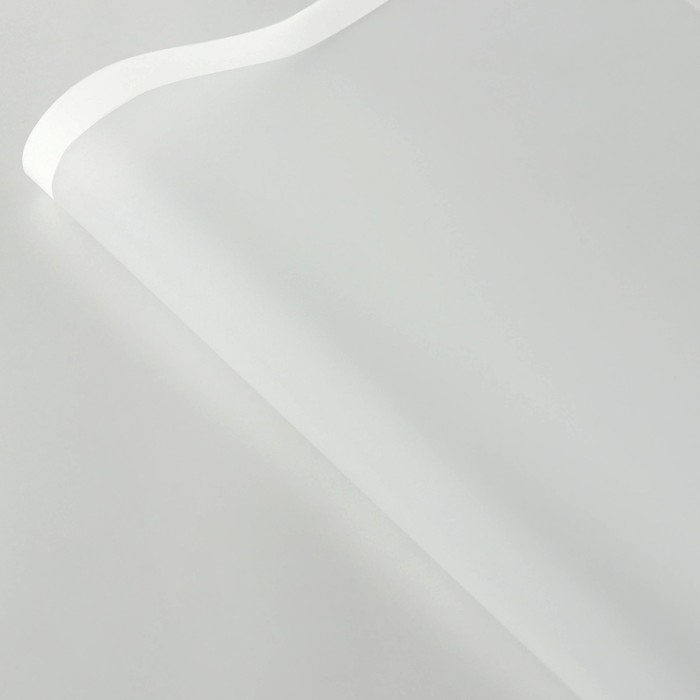 Плёнка для цветов матовая упаковочная «Кайма» белая 0,5х9 м Плёнка для цветов матовая упаковочная «Кайма» белая 0,5х9 м