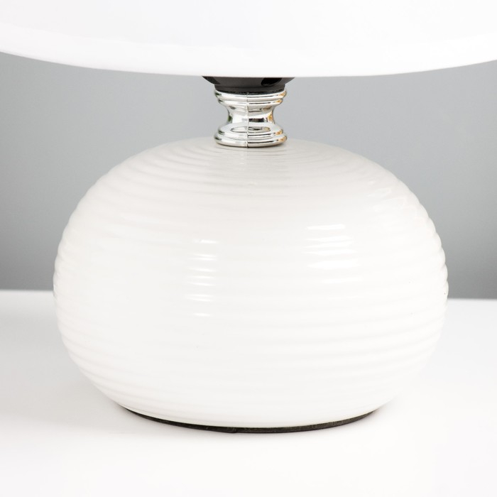 Лампа настольная Е27 25W Лампа настольная Е27 25W "Саленто белая" 18х18х25 см RISALUX