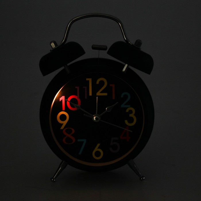 Будильник Будильник "Нескучный", дискретный ход, d-9 см, 18 х 12 см