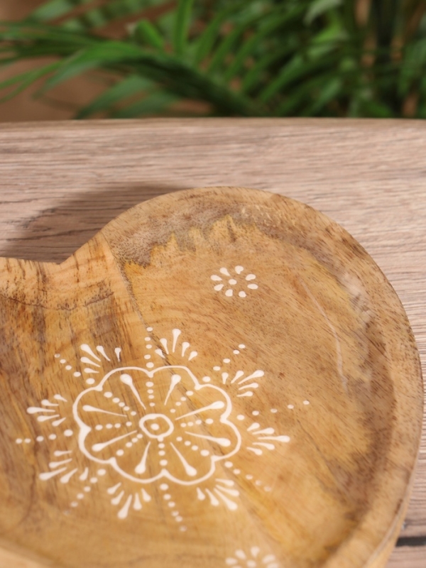 Блюдо в форме сердца «Пряник», дерево манго, 20.5×20×2.3 см Блюдо в форме сердца «Пряник», дерево манго, 20.5×20×2.3 см