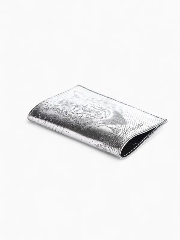 Обложка для паспорта &laquo;Волк&raquo;, натуральная кожа, сплошное тиснение, цвет серебряный
