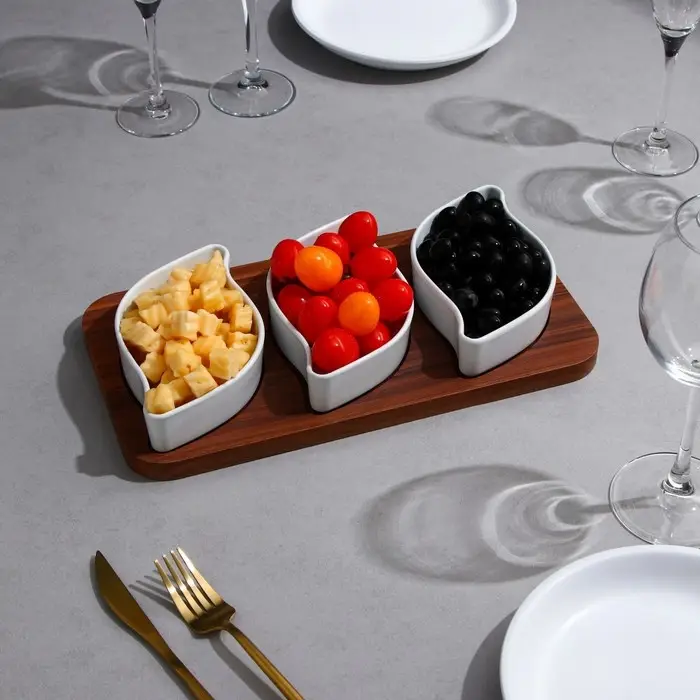 Блюдо «Королевское», фарфор, Иран Блюдо «Королевское», фарфор, Иран