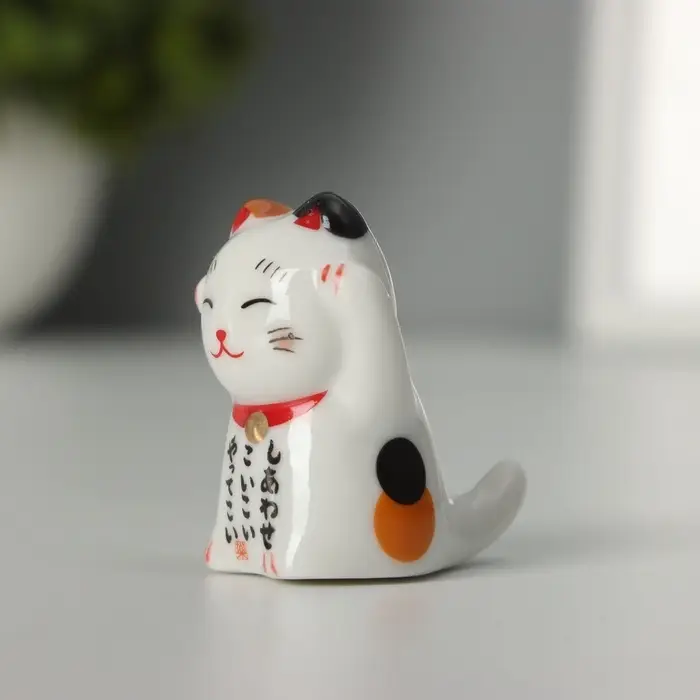 Фигурка керамика &laquo;Кот. Манэки-нэко&raquo;, 4&times;4.3&times;2.5 см