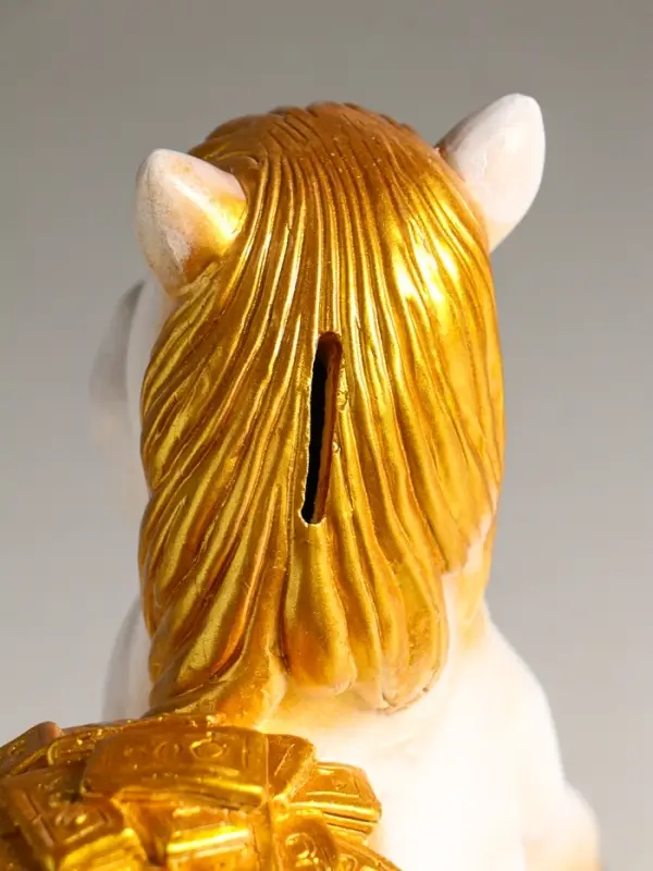 Копилка Копилка "Конь с деньгами" 21 см, белый с золотом