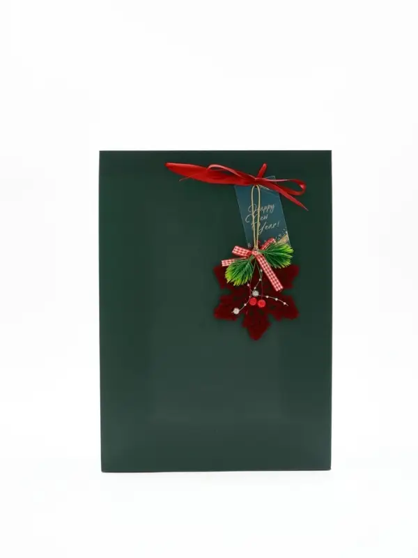 Пакет подарочный «С Новым годом», с ёлочной игрушкой, 31 × 40 × 11 см