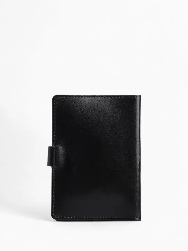 Обложка для паспорта на кнопке, натуральная кожа, чёрная