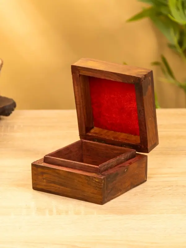 Шкатулка  Шкатулка "Фазы Луны" 10х10х6 см, дерево шишам