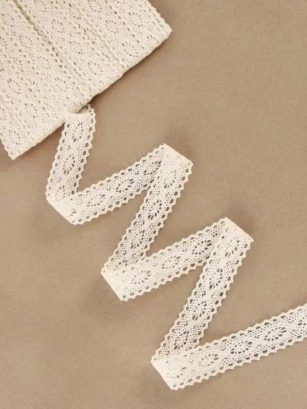 Кружево вязаное, 25 мм, 15&plusmn;1 м, бежевое