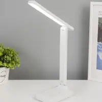 Светильник настольный с подставкой под телефон &laquo;Уно&raquo; 4 Вт LED USB 2700-6500К белый