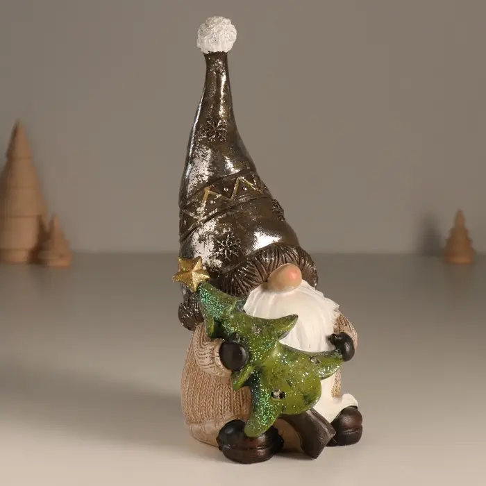 Фигурка светящаяся полистоун &laquo;Дед Мороз в колпаке, с ёлкой&raquo;, беж и шоколад, 10.5&times;10.5&times;22 см