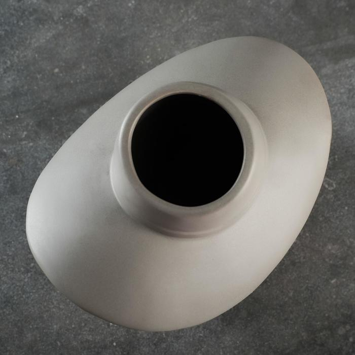 Кашпо Кашпо "Дама в шляпе" серое, 28х23см