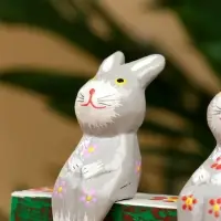 Сувенир «Зайки на скамейке», 18×4×6 см, дерево