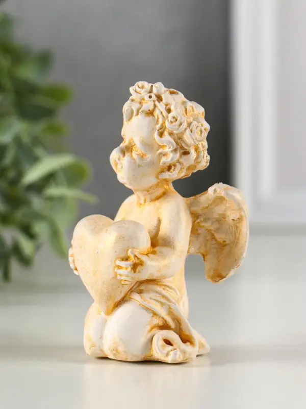 Фигура гипс "Ангел с сердцем" 6х8х5см, позолота