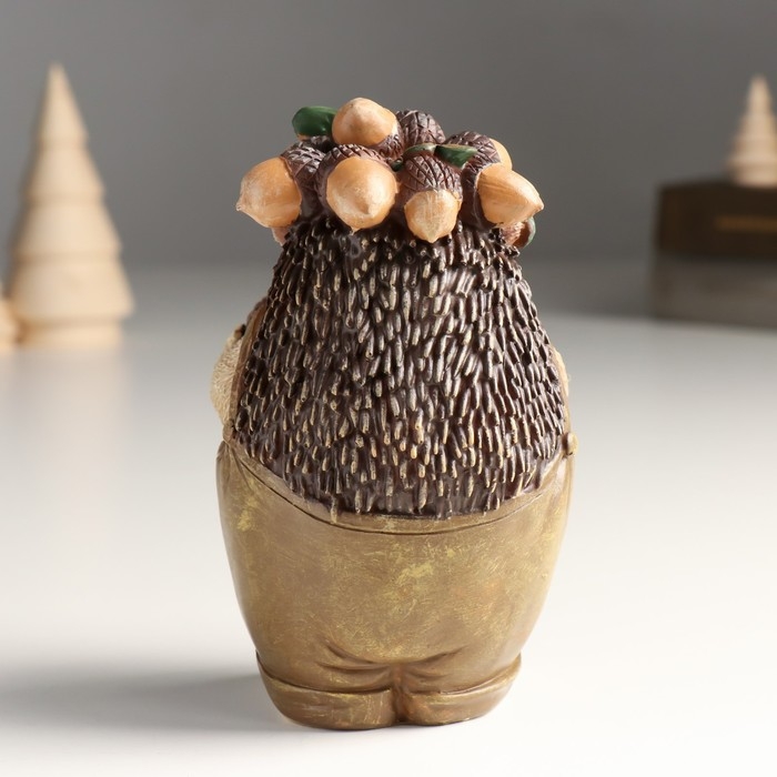 Сувенир полистоун  Сувенир полистоун "Ёжик с жёлудями, в веночке из жёлудей" 8х9х12,5 см
