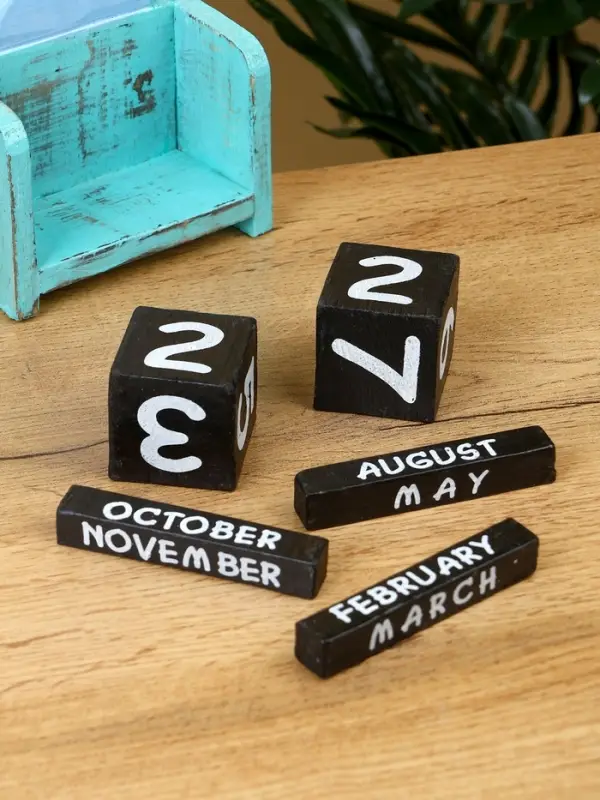 Календарь настольный Календарь настольный "Маяк" дерево 11х5х19 см, цв. бирюзово-синий