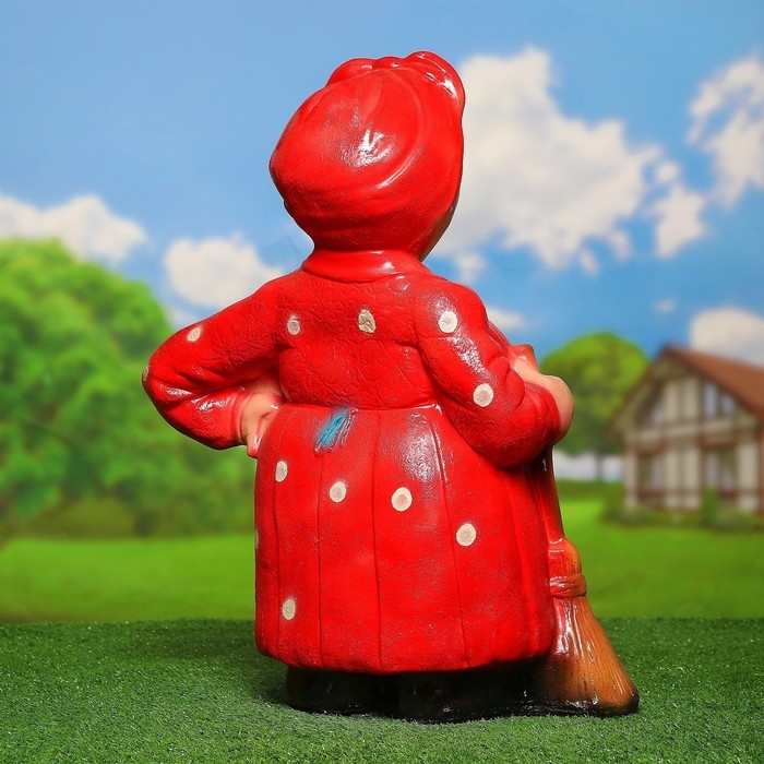 Садовая фигура  Садовая фигура "Теща с метлой средняя" 59х40х25см  МИКС