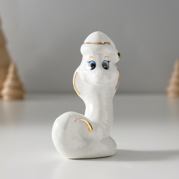 Сувенир керамика Сувенир керамика "Белая кобра в новогоднем колпаке" с золотом 4х5,5х8,5 см