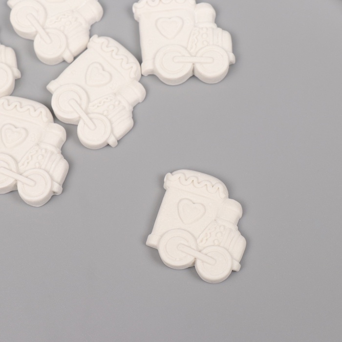 Декор для творчества полистоун Декор для творчества полистоун "Паровозик" белый набор 6 шт 3х2,8 см