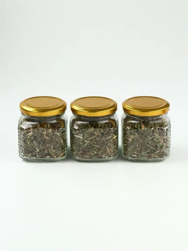 Подарочный набор новогодний &laquo;Золотая коллекция&raquo; варенье с шишками, крем-мед 2 шт, чай в банке 3 шт