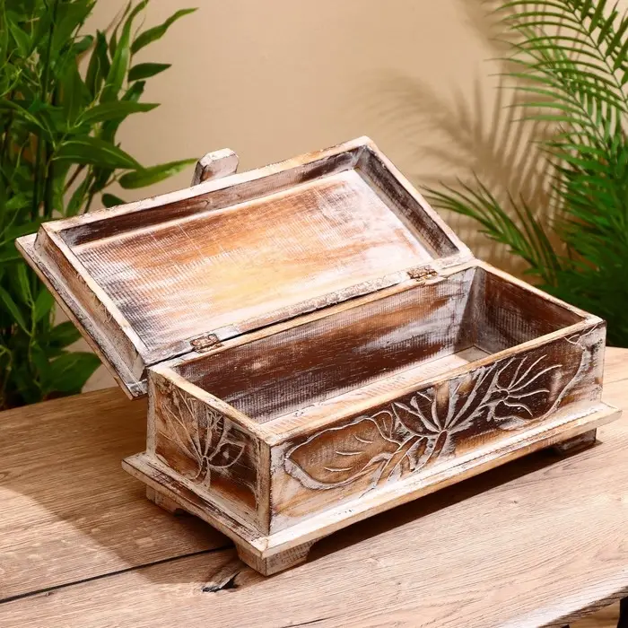 Шкатулка "Цветы" 40х20х18 см, дерево албезия, светло-коричневый