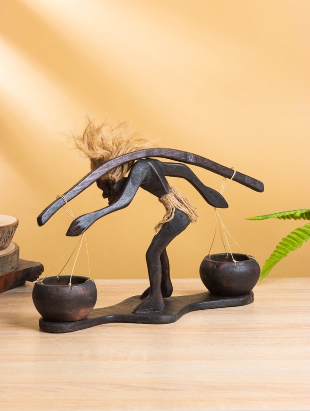 Сувенир «Абориген водонос», 31×9×20 +/- 1 см, дерево Сувенир «Абориген водонос», 31×9×20 +/- 1 см, дерево