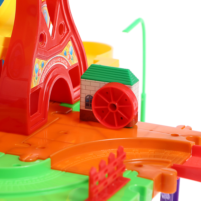 Железная дорога &laquo;Забавное путешествие&raquo;, 2 паровоза, работает от батареек