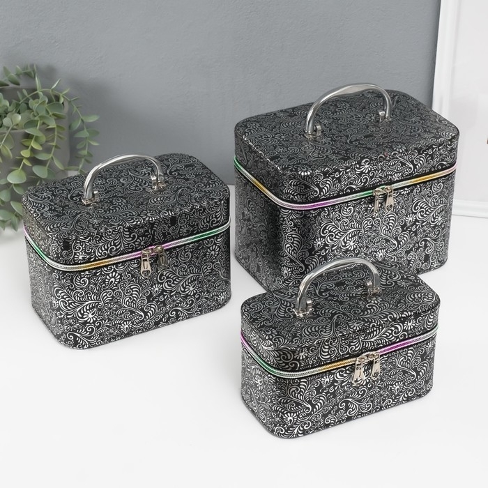 Шкатулка кожзам с зеркалом Шкатулка кожзам с зеркалом "Узоры, бабочки" чёрная н-р 3 шт 19х10,5х10,5 21х13х14 15х23х17см
