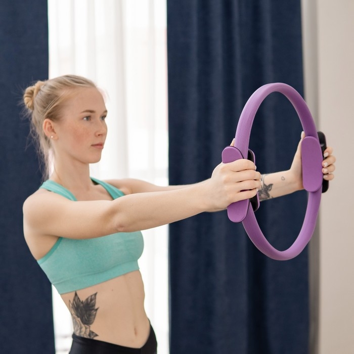 Кольцо для пилатеса ONLYTOP, d=37 см, цвет фиолетовый Кольцо для пилатеса ONLYTOP, d=37 см, цвет фиолетовый