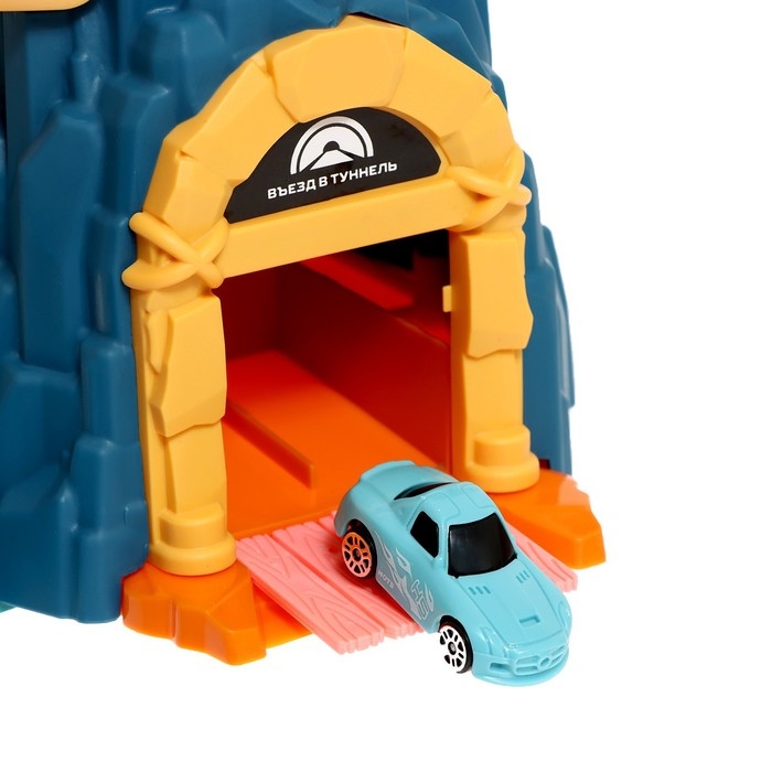 Автотрек «Виражи», световые и звуковые эффекты, работает от батареек Автотрек «Виражи», световые и звуковые эффекты, работает от батареек