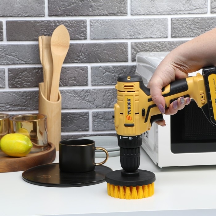 Насадка щетка на шуруповерт ТУНДРА, d=100 мм, высота 25 мм, шестигранный хвостовик Насадка щетка на шуруповерт ТУНДРА, d=100 мм, высота 25 мм, шестигранный хвостовик