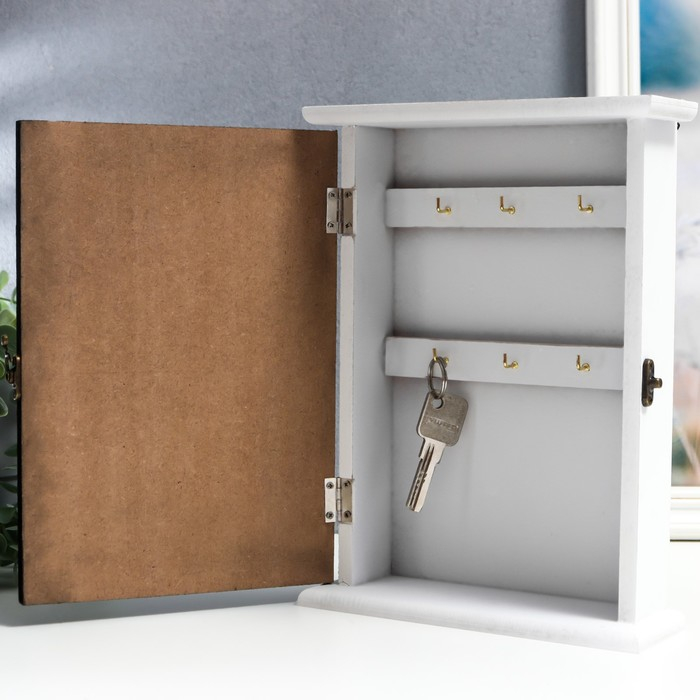 Ключница дерево 6 крючков Ключница дерево 6 крючков "Ключи.Сердце" серая с белым 26х19х6 см