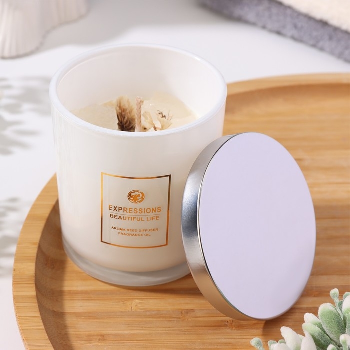 Свеча ароматическая  Свеча ароматическая "Scented Candle", английская груша и фрезия