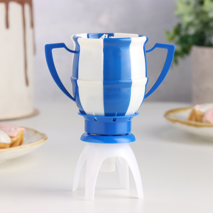 Свеча для торта музыкальная  Свеча для торта музыкальная "Кубок", сине- белая