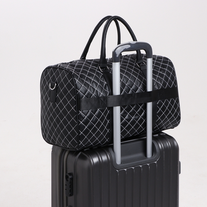 Сумка дорожная на молнии, держатель для чемодана, длинный ремень, цвет чёрный Сумка дорожная на молнии, держатель для чемодана, длинный ремень, цвет чёрный