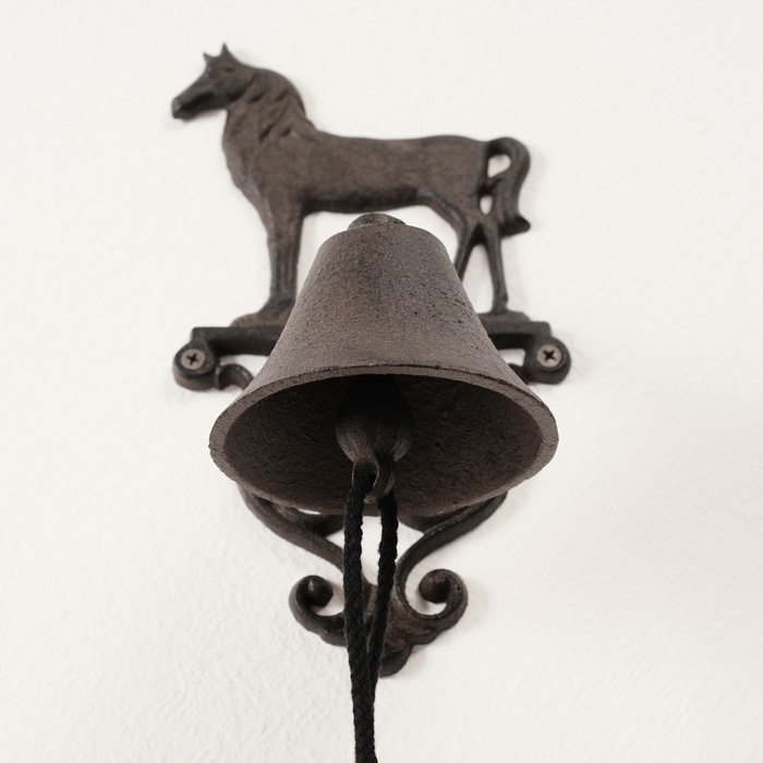 Колокол сувенирный чугун  Колокол сувенирный чугун "Лошадь" 13х13,5х24,5 см