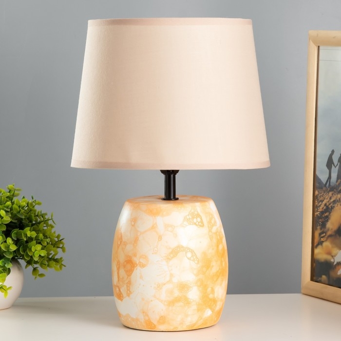 Настольная лампа Настольная лампа "Дафна" Е14 40Вт оранжевый 22,5х22,5х33см RISALUX