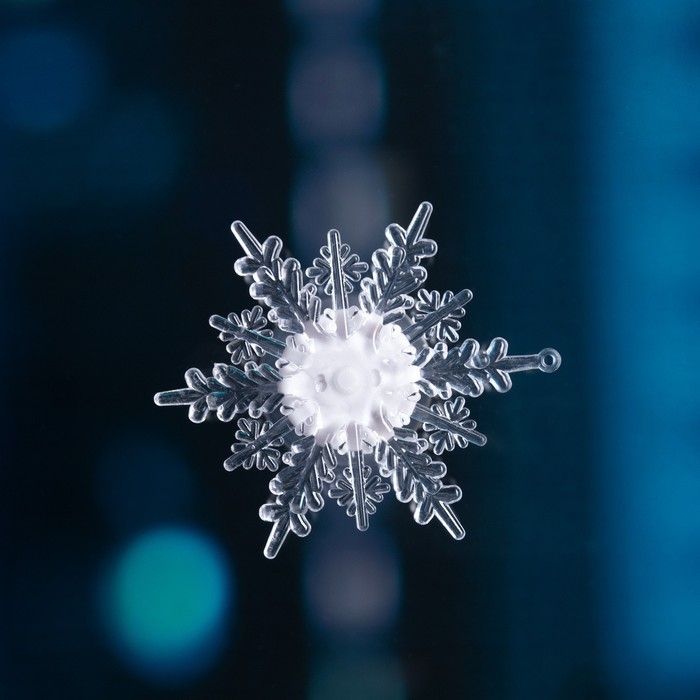 Светодиодная игрушка на липучке «Снежинка» 11 см, батарейки LR44х3 (в комплекте), свечение мульти Светодиодная игрушка на липучке «Снежинка» 11 см, батарейки LR44х3 (в комплекте), свечение мульти