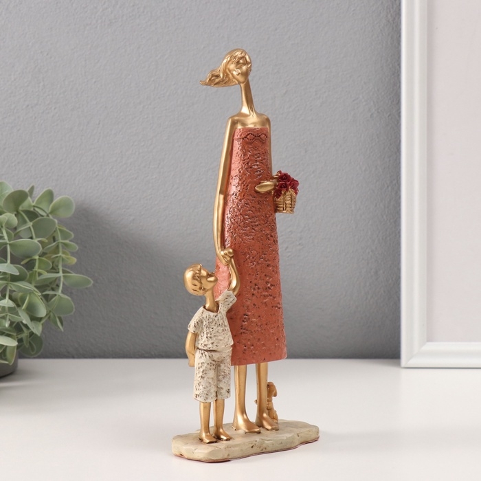 Сувенир полистоун  Сувенир полистоун "Мама с сыном с корзинкой цветов" красно-бордовый 5х9,8х24 см